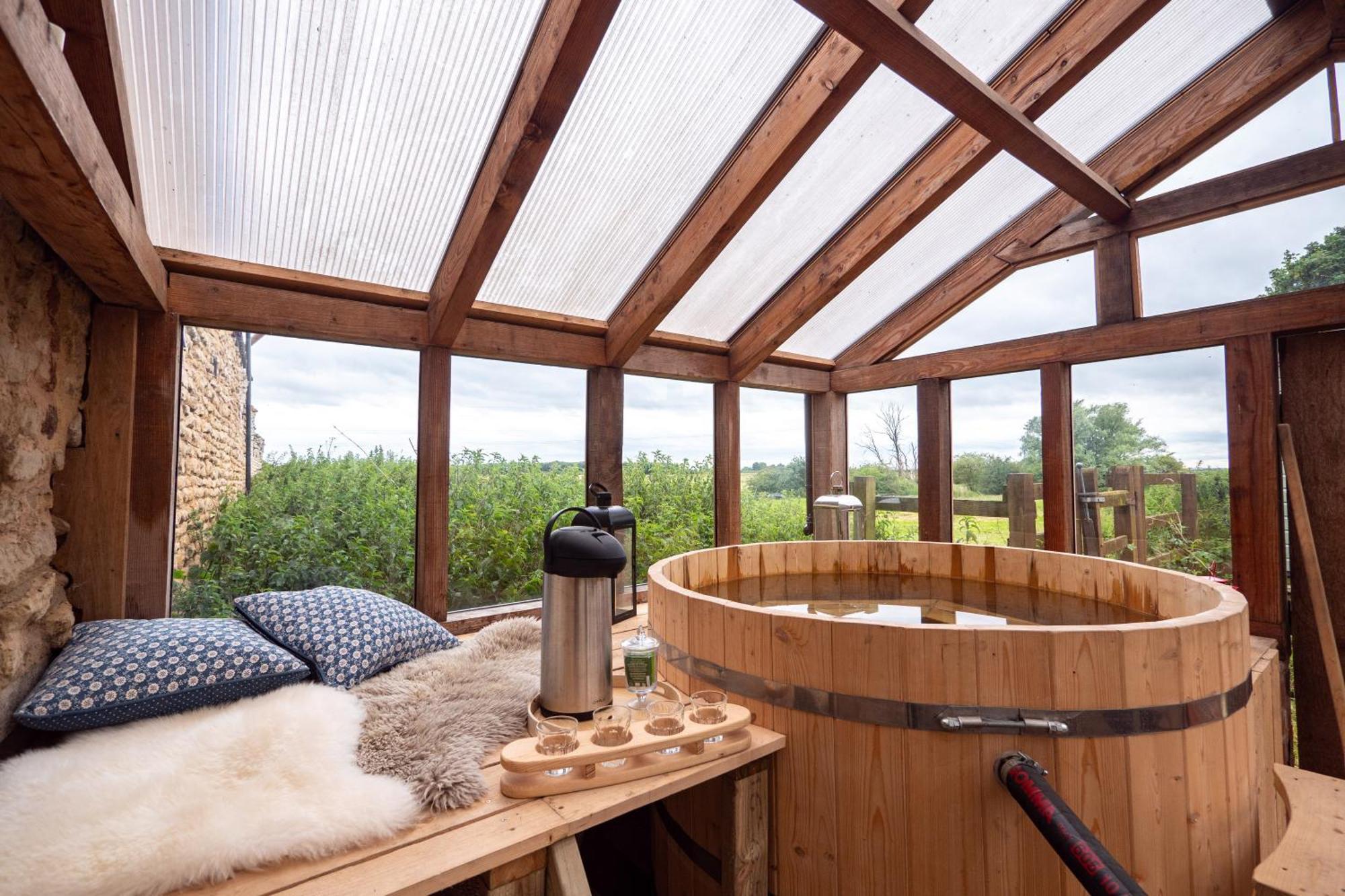Large Country Cottage, Sleeps 8 - Spa Facilities, Garden Bar, Catering Services, Free Parking, Nature Reserve, Hen Parties Scunthorpe Exterior foto